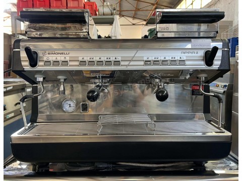 Μεταχειρισμένη επαγγελματική μηχανή Εspresso SIMONELLI APPIA 2 V GR L