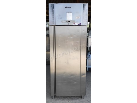 Μεταχειρισμένο επαγγελματικό ψυγείο θάλαμος συντήρηση GRAM TWIN M 660 CXH T5S