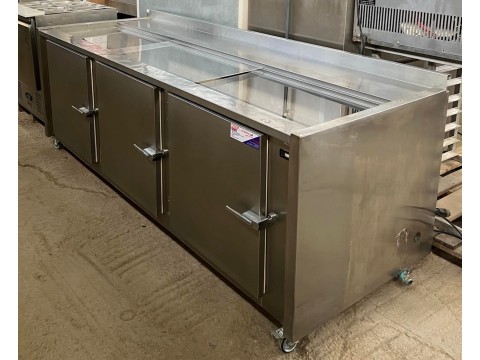 Ψυγείο πάγκος τυριέρα - φετιέρα 2.50m Ψυγείο πάγκος τυριέρα - φετιέρα 2.50m